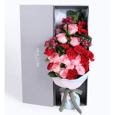 馨情无限-高档礼盒装鲜花:戴安娜粉玫瑰11枝，红色康乃馨11支，红色石竹梅4枝，栀子叶4枝