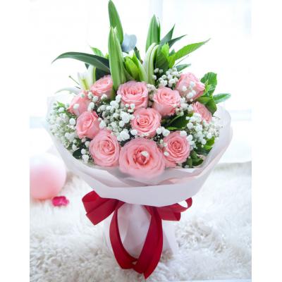 为爱相随-多头百合1枝，戴安娜粉玫瑰11枝，满天星0.3扎、栀子叶1扎