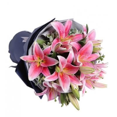 心花怒放-多头粉香水百合5枝，叶上花10枝