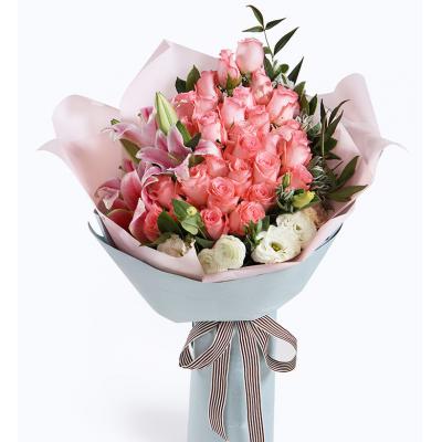 粉色女孩-戴安娜粉玫瑰29枝，多头粉色香水百合2枝，搭配白色桔梗2枝，叶上花5枝