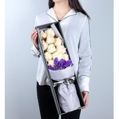 恰似你的温柔-高档礼盒装鲜花:香槟玫瑰11枝、深紫色勿忘我0.3扎