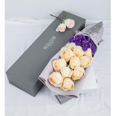 恰似你的温柔-高档礼盒装鲜花:香槟玫瑰11枝、深紫色勿忘我0.3扎