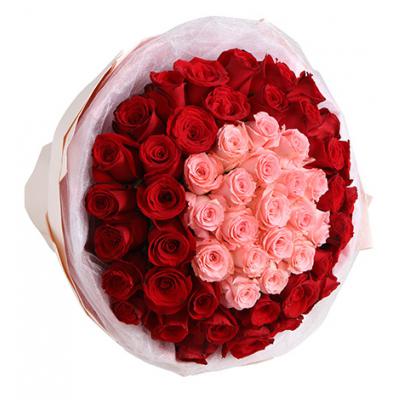 爱在心头--玫瑰共50枝：戴安娜粉玫瑰19枝，红玫瑰31枝