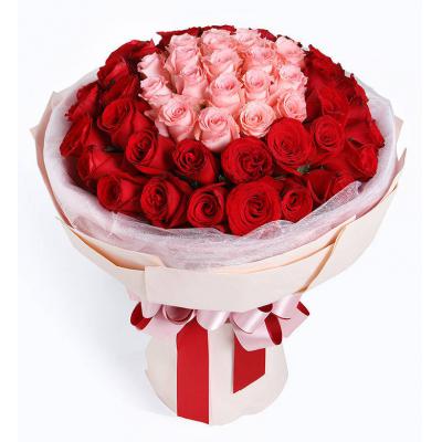 爱在心头--玫瑰共50枝：戴安娜粉玫瑰19枝，红玫瑰31枝