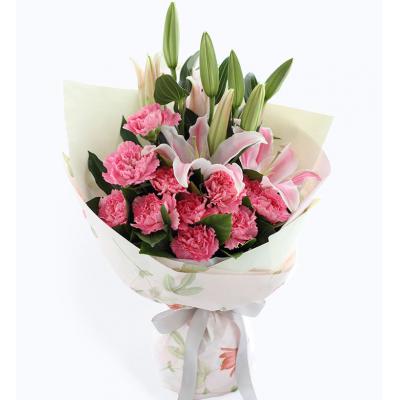 恩情无限-粉色康乃馨11枝，粉色多头香水百合2枝，栀子叶10枝