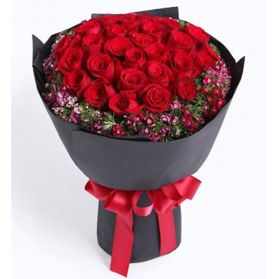 忘情巴黎-33枝红玫瑰，石竹梅20枝