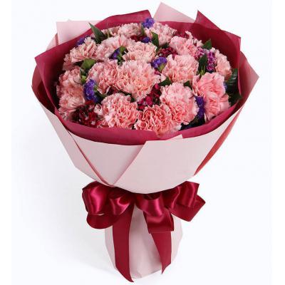 幸福绽放-粉色康乃馨19枝，石竹梅10枝、紫色勿忘我0.2扎、栀子叶10枝