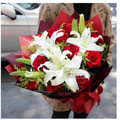恋恋深情-11朵红玫瑰加2支多头百合