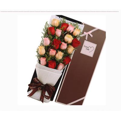 流星花园-7朵戴安娜，6朵红玫瑰，6朵香槟玫瑰，黄莺丰满间插