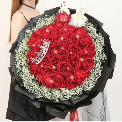 星光皇冠-33支红玫瑰加公仔 