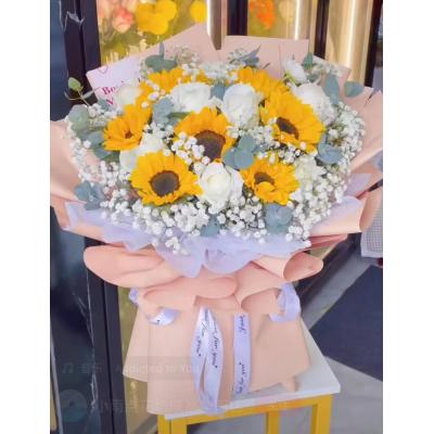 心想事成-7朵向日葵11朵白玫瑰