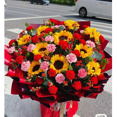 衷心祝贺-33支混搭康乃馨.10支向日葵.红豆.尤加利