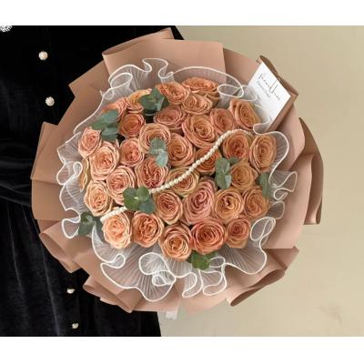 卡布奇诺之恋-材料：33枝卡布奇诺玫瑰